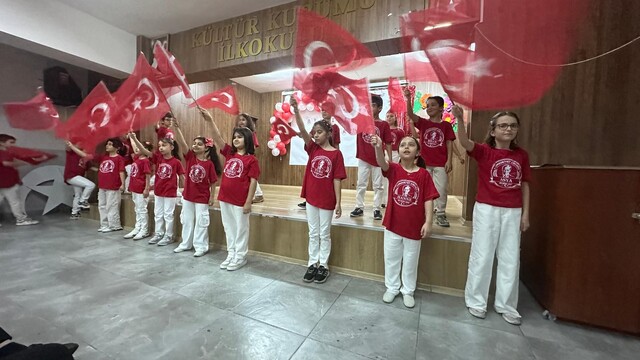 Kültür Kurumu İlkokulu'nda Cumhuriyet coşkusu