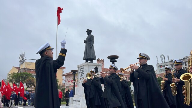 Çanakkale'de Cumhuriyet Bayramı coşkusu çelenk töreniyle başladı