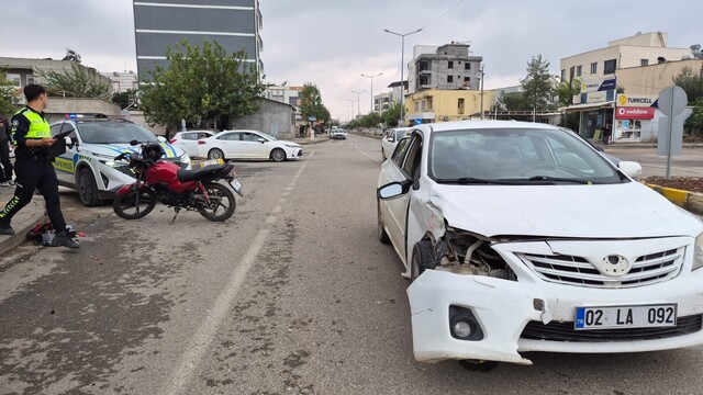 Adıyaman'da otomobil ile motosiklet çarpıştı: 1 yaralı