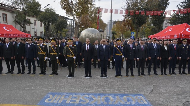 Malatya'da Cumhuriyet Bayramı kutlamaları başladı