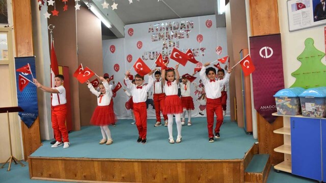 Anadolu Üniversitesi İÇEM öğrencileri Cumhuriyet'in 103. yılını kutladı
