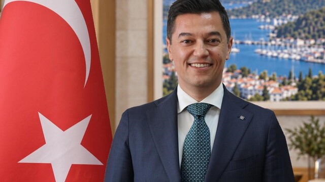 Başkan Ünlü: "Cumhuriyetimizi gelecek nesillere aktarmak hepimizin ortak sorumluluğudur"