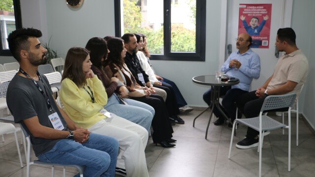 Diyarbakır'da otizmle mücadelede farkındalık konferansı