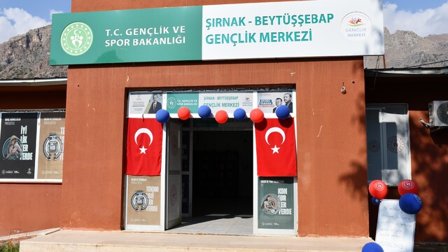 Beytüşşebap'ta '29 Ekim' konulu resim ve fotoğraf sergisi açıldı