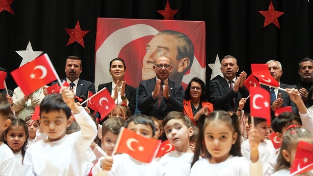 Miniklerden Cumhuriyet Bayramı'na renk katan gösteri