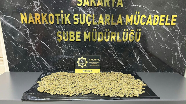 Sakarya'da durdurulan araçta uyuşturucu ele geçirildi