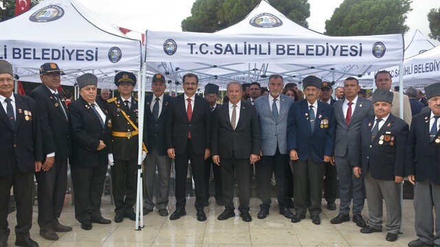 Salihli'de Cumhuriyet coşkusu başladı