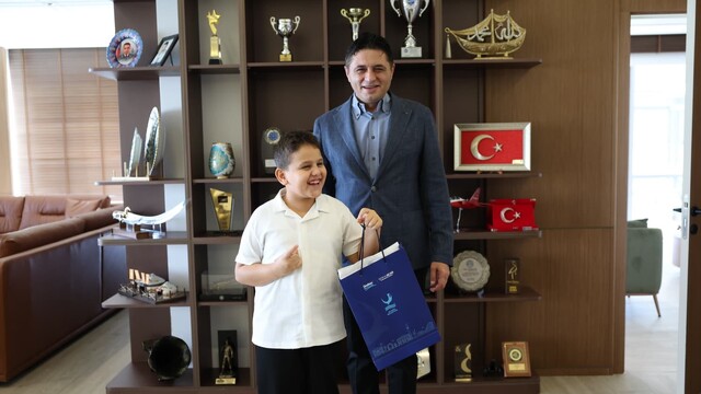 Aliağalı özel yüzücü Kaan Vural, açık denizde yeni hedeflere yüzüyor