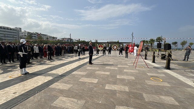 Mersin ve Hatay'ın ilçelerinde Cumhuriyet'in 103. yıl dönümü kutlanıyor