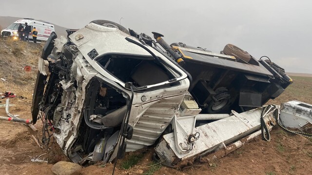 Gürpınar'da feci kaza: 3'ü ağır 10 yaralı