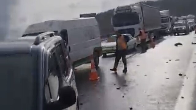 Tarsus-Adana-Gaziantep Otoyolu'nda zincirleme kaza: 8 yaralı