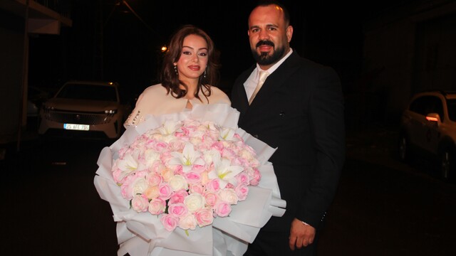 Stadyumda evlilik teklif etmişti, kız istemeye 60 meşaleyle gitti