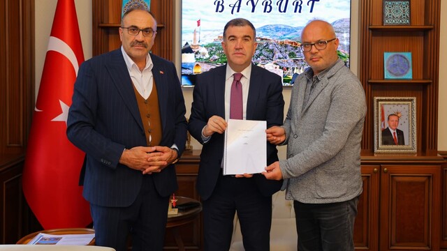 Bayburt'un petrol potansiyelinin tespiti için Vali Eldivan'a rapor sunuldu