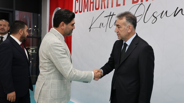 Karabük'te Cumhuriyet Bayramı kutlamaları kapsamında fener alayı düzenlendi