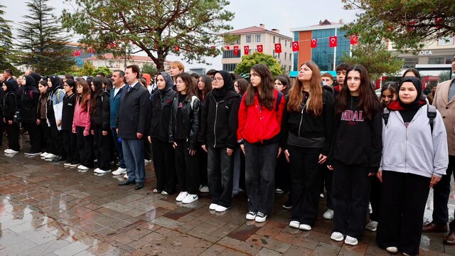 Erzincan'da 29 Ekim Cumhuriyet Bayramı için çelenk sunma töreni düzenlendi