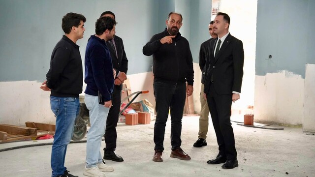 Üzümlü'de yapımı devam eden güreş salonunda inceleme