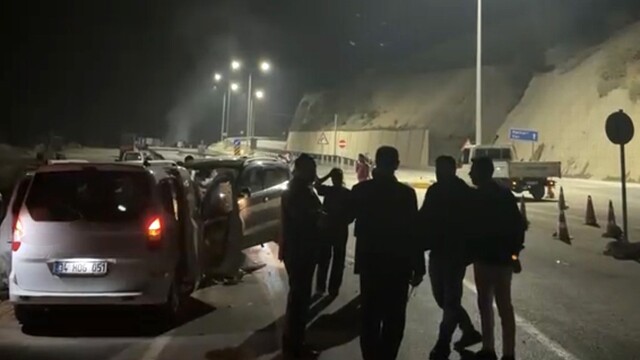 Yüksekova'da iki ayrı trafik kazasında 9 kişi yaralandı