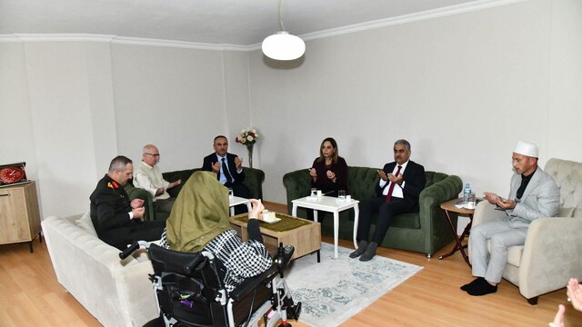 Tekirdağ Valisi Soytürk'ten gazi Hüseyin Sevim'e ziyaret