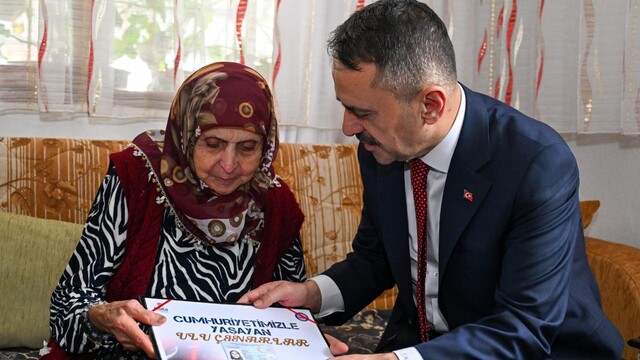 Vali Aktaş'tan Cumhuriyet'in asırlık çınarlarına ziyaret