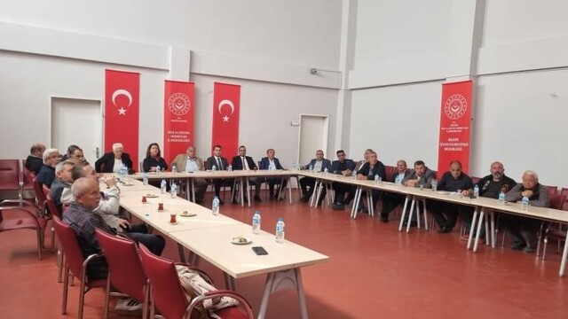 Bilecik'te muhtarlara kadına yönelik şiddetle mücadele eğitimi
