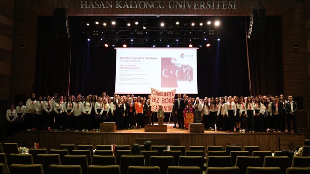 Hasan Kalyoncu Üniversitesi'nde Cumhuriyet'in 103. Yılı kutlandı