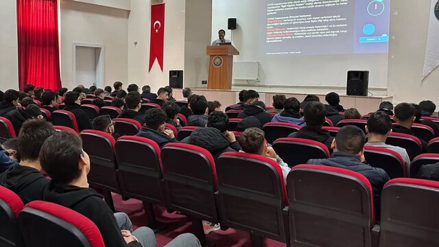 Bayburt'ta öğrencilere siber güvenlik eğitimi verildi