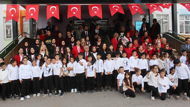 Öğretmen adayları, 29 Ekim Cumhuriyet Bayramı'nı coşkuyla kutladı
