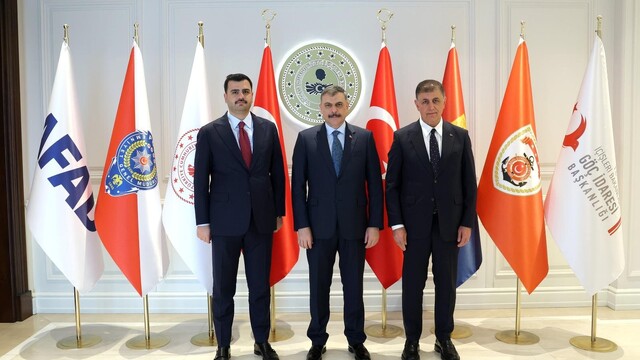 Başkan Tugay'dan İzmir için Ankara'da üst düzey temaslar