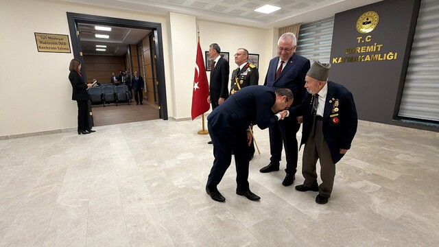 Cumhuriyet Bayramında, Kore Gazisi'ne gösterilen saygı tebrikat törenine damga vurdu