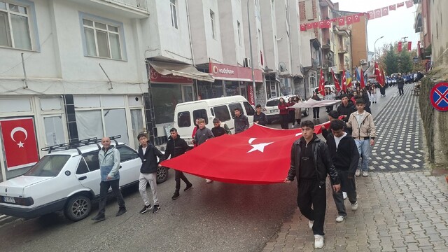 Hisarcık'ta Cumhuriyet Yürüyüşü düzenlendi