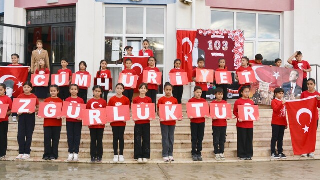 Manisa'da okullarda cumhuriyet coşkusu yaşandı