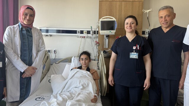 Sağ ana bronşu kopan genç kız zamanında müdahaleyle hayata tutundu