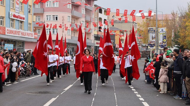 Ardahan'da 29 Ekim Cumhuriyet Bayramı törenle kutlandı