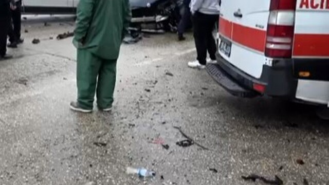 Bursa'da yağmurlu havada 5 araç birbirine girdi: 5 yaralı