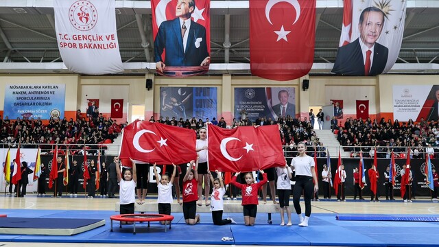 Anaokulu öğrencilerin gösterisi mest etti
Bilecik'te 29 Ekim Cumhuriyet Bayramı coşkuyla kutlandı