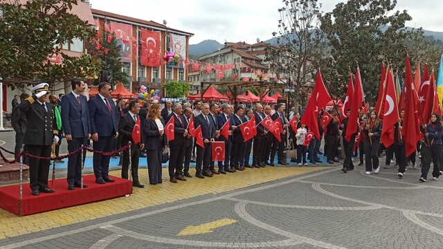 29 Ekim Cumhuriyet Bayramı coşku içerisinde kutlandı