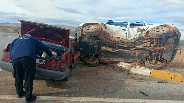 Karaman'da otomobille cip çarpıştı: 2 yaralı