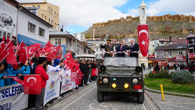 Bayburt'ta Cumhuriyet Bayramı coşkuyla kutlandı