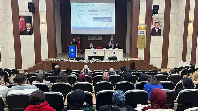 ETÜ'de "Cumhuriyet ve kalkınma" paneli düzenlendi