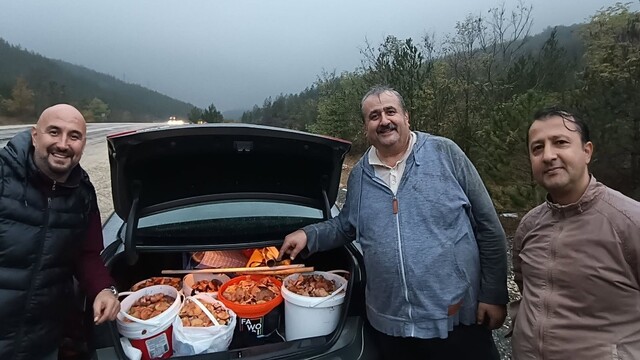 Kütahya'dan Bursa dağlarına mantar toplamaya gittiler