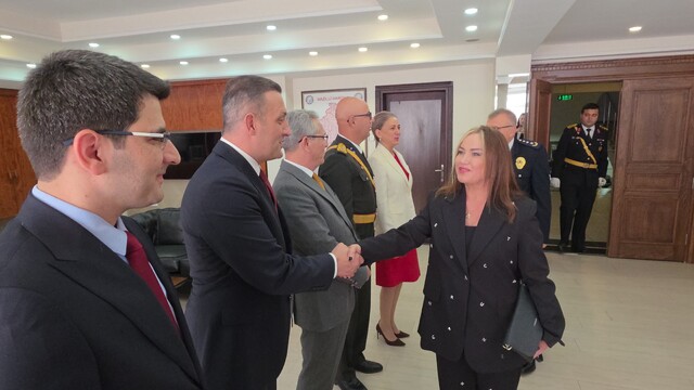 Nazilli'de sokaklar kırmızı beyaza büründü