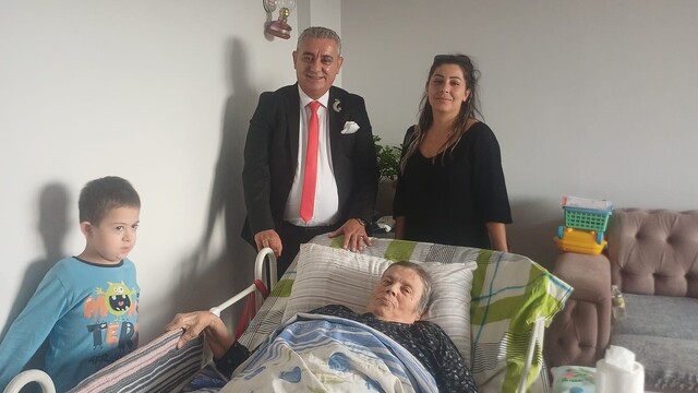 Kırşehir'de Beyaz Ay Derneği'nden ihtiyaç sahibi aileye medikal malzeme desteği
