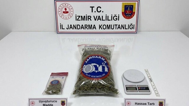 İzmir'de çalıştıkları fabrikaya uyuşturucu saklayan 3 kişi yakalandı