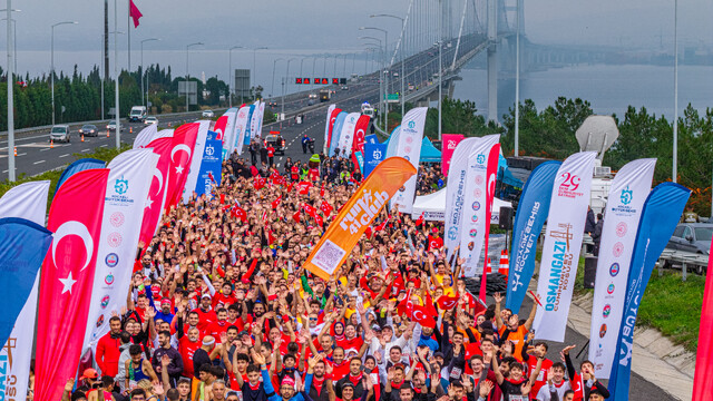 Osmangazi Köprüsü'nde 6 bin 500 kişi, Cumhuriyet için koştu