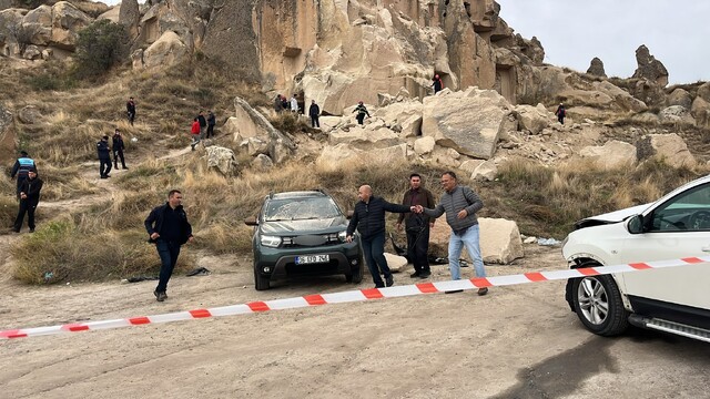 Kapadokya'da peribacası yıkıldı: Ölü ve yaralılar var