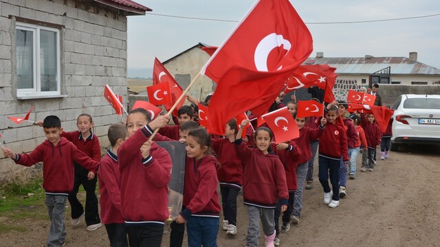 Bozoğlak Çavuşlu Köyü İlkokulu'nda 29 Ekim Cumhuriyet Bayramı coşkuyla kutlandı