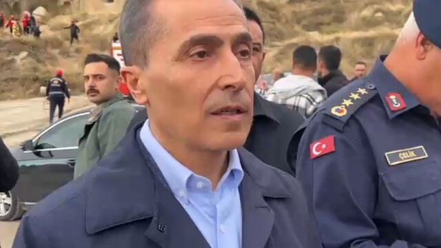 Vali Kök: "Aşırı yağıştan kaynaklanan kaya düşmesinden dolayı 2 vatandaşımızın cenazesine ulaştık"