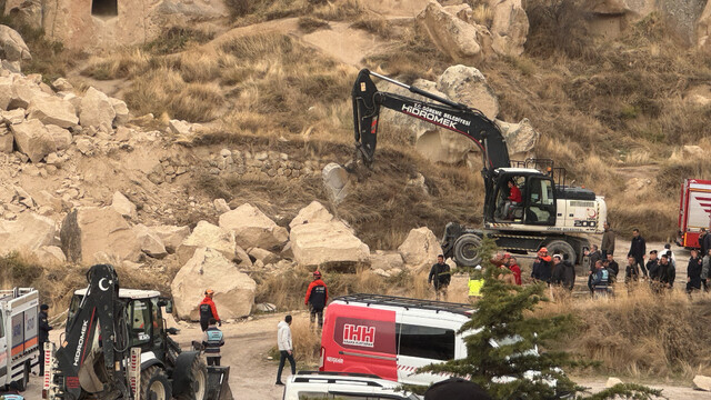 GÜNCELLEME - Nevşehir'de peribacasından kopan kaya parçalarının altında kalan 2 kişi hayatını kaybetti