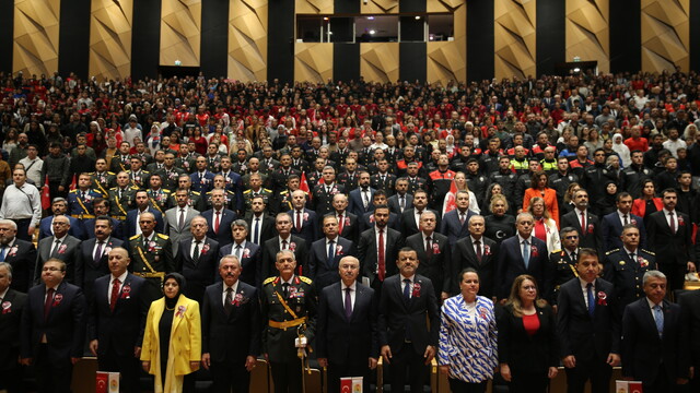 İzmir'in ilçelerinde Cumhuriyet'in 103. yıl dönümü kutlandı
