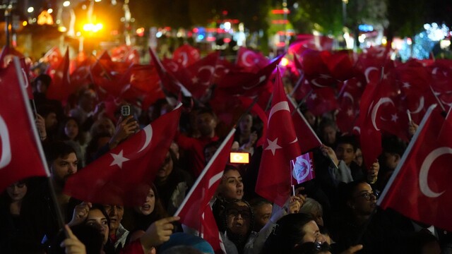 Bolu'da binlerce kişi fener alayında buluştu